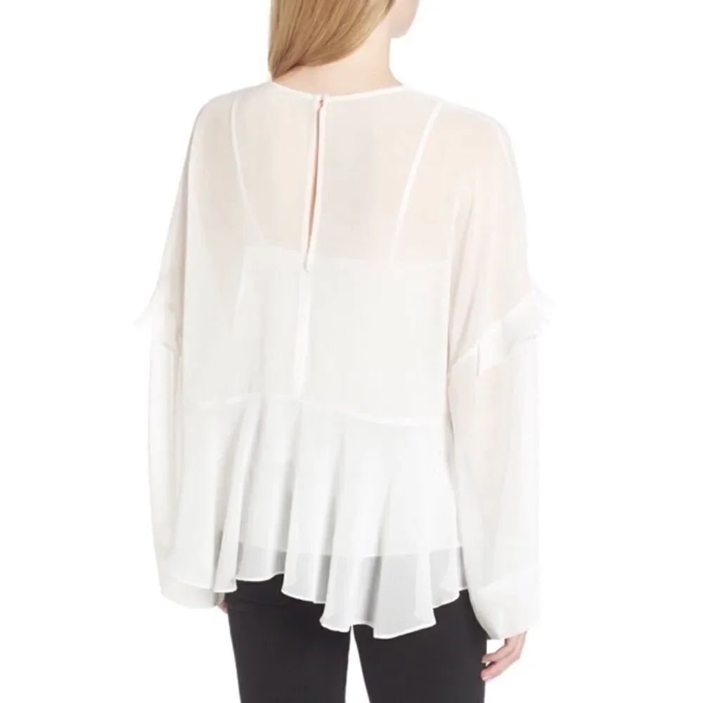 ✨ Chelsea28
Ruffle Top✨ - Picture 2 of 3